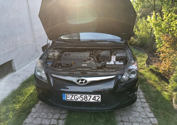 Hyundai I30 cena 15500 przebieg: 235000, rok produkcji 2010 z Ozorków małe 277